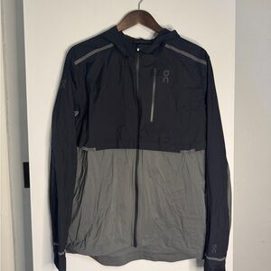 $240 retail! On Cloud Men's Dual-Tone Windbreaker